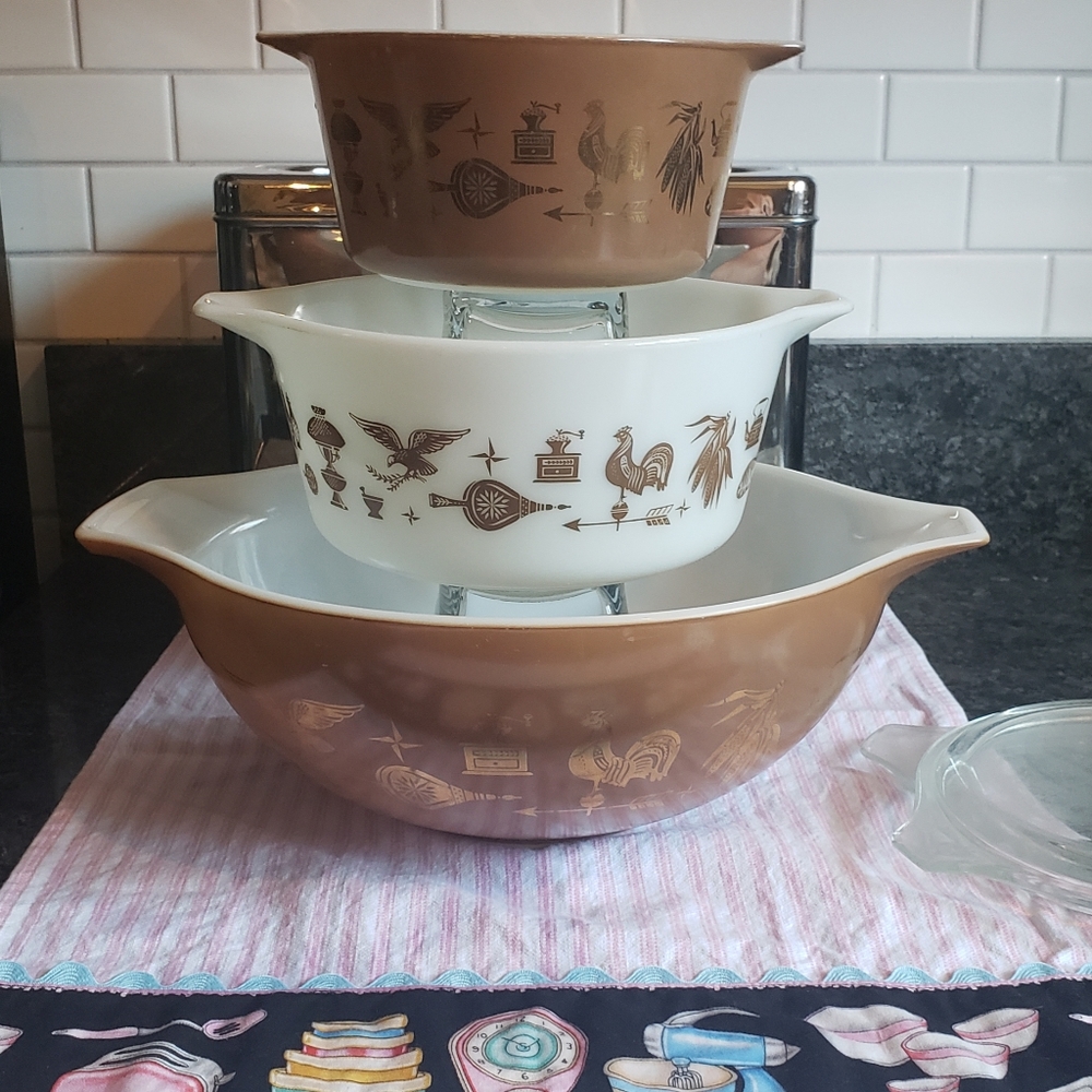 Vintage Pyrex Early American set of 3